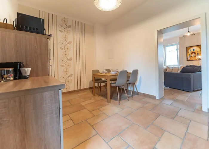 Lägenhet Stylish By The Rhine River *